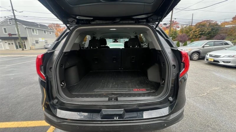 2020 GMC Terrain - Image 10 of 12