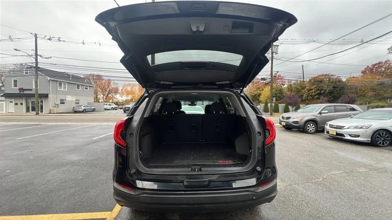 2020 GMC Terrain - Image 9 of 12
