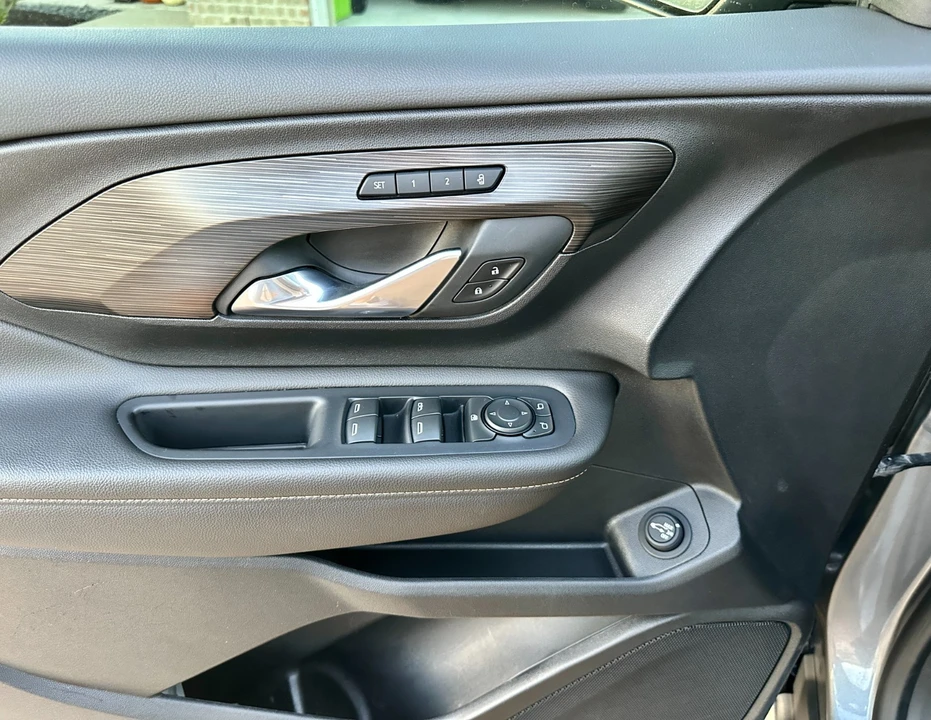 2020 GMC Terrain - Image 10 of 21