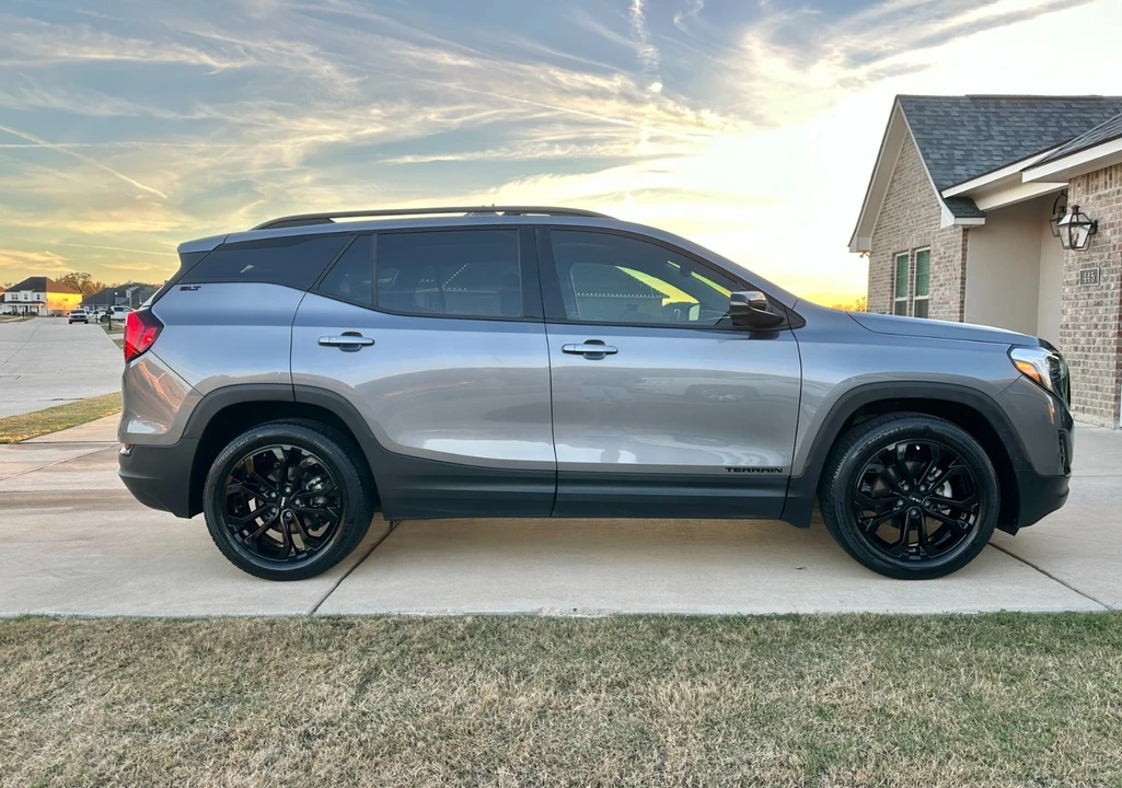 2020 GMC Terrain - Image 8 of 21