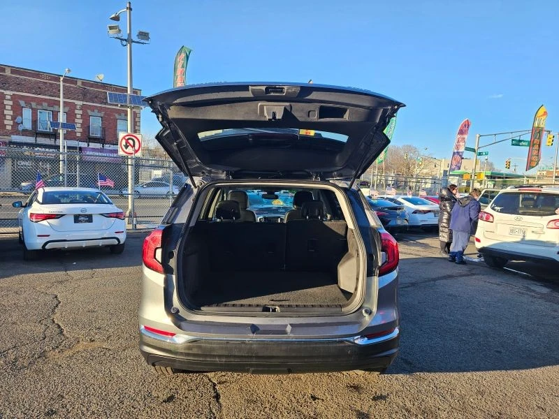 2020 GMC Terrain - Image 8 of 12