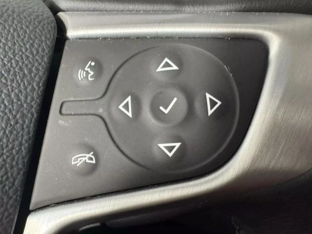 2020 GMC Terrain - Image 17 of 21