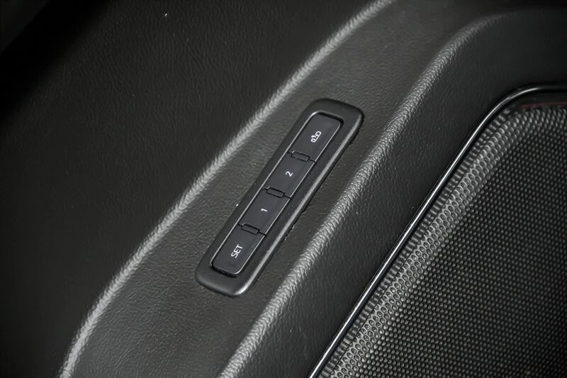 2020 GMC Yukon 4th Gen - Image 18 of 21