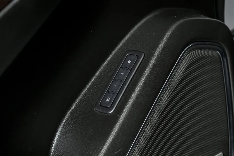 2020 GMC Yukon 4th Gen - Image 16 of 21
