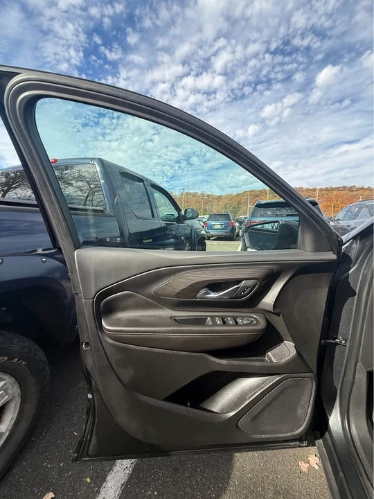 2020 GMC Terrain - Image 8 of 17