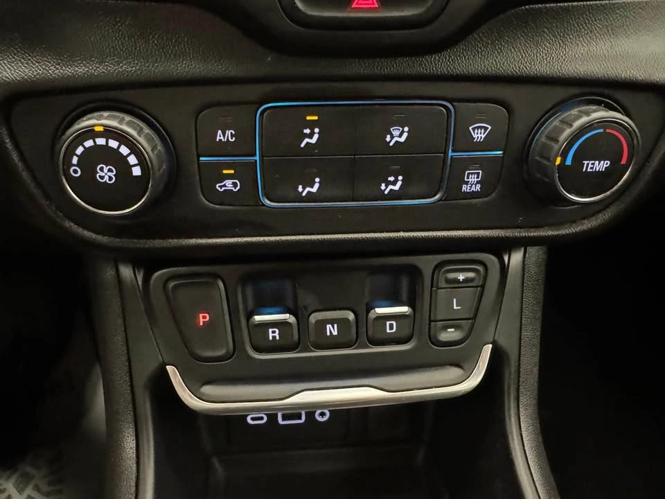 2020 GMC Terrain - Image 16 of 18