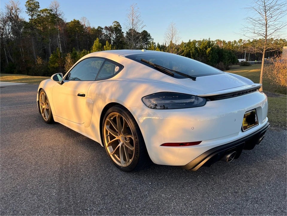 2020 Porsche 718 Cayman GT4 - Image 6 of 21