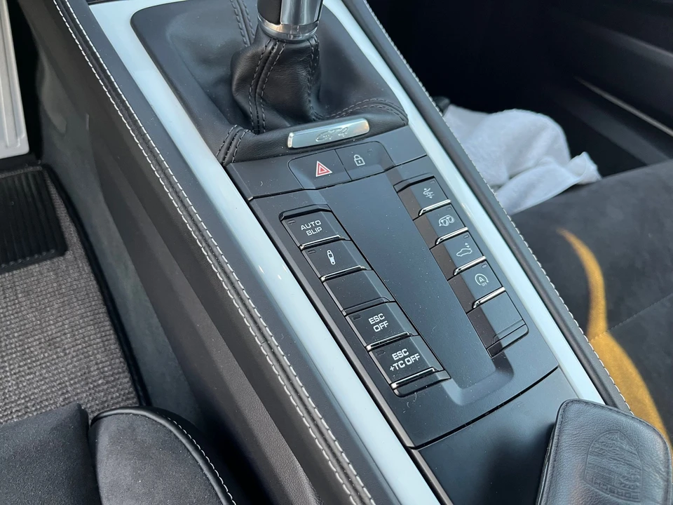 2020 Porsche 718 Cayman GT4 - Image 11 of 21