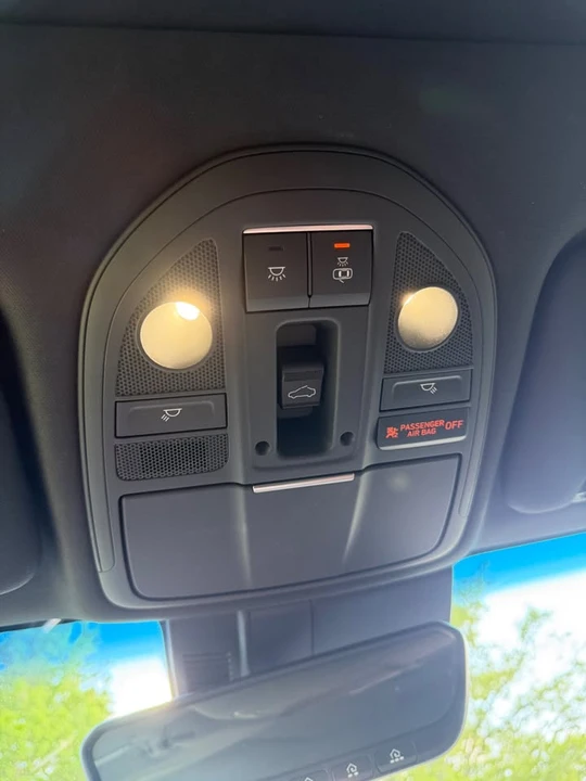 2020 Genesis G70 - Image 8 of 10