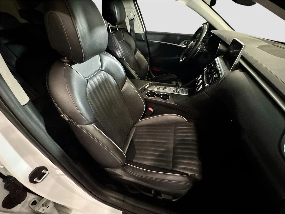 2020 Genesis G70 - Image 15 of 16