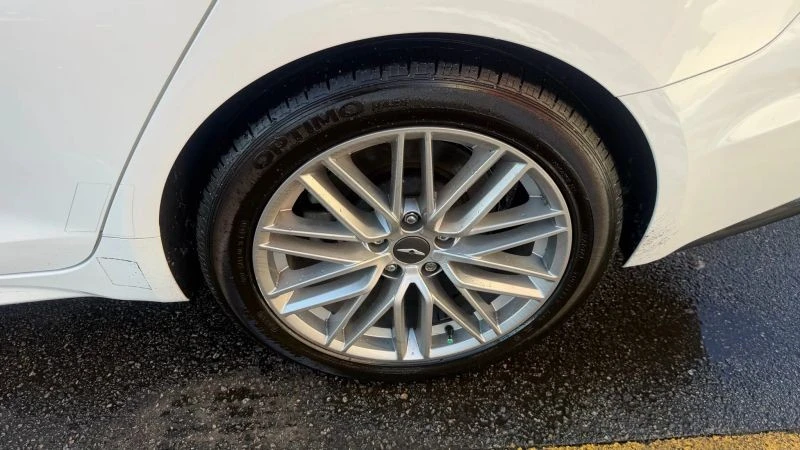 2020 Genesis G70 - Image 9 of 12