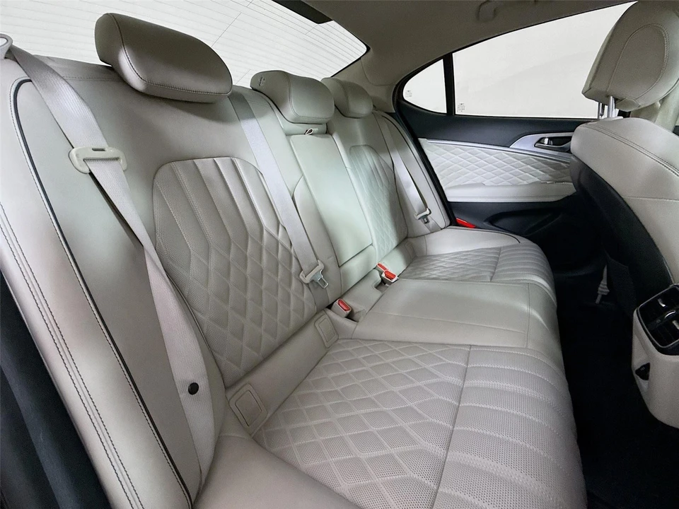 2020 Genesis G70 - Image 12 of 21