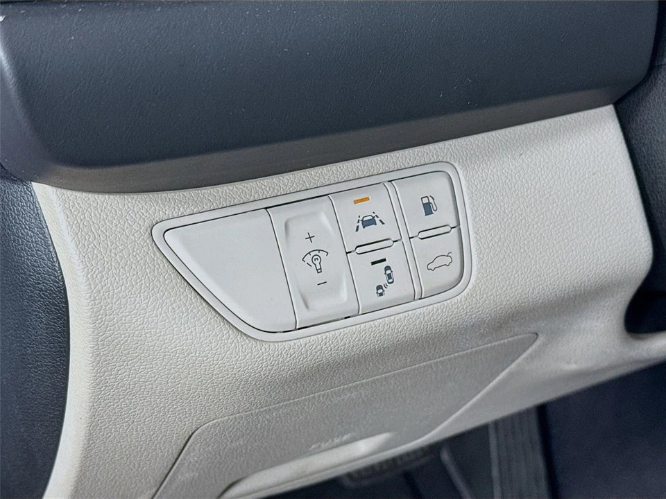 2020 Genesis G70 - Image 6 of 19