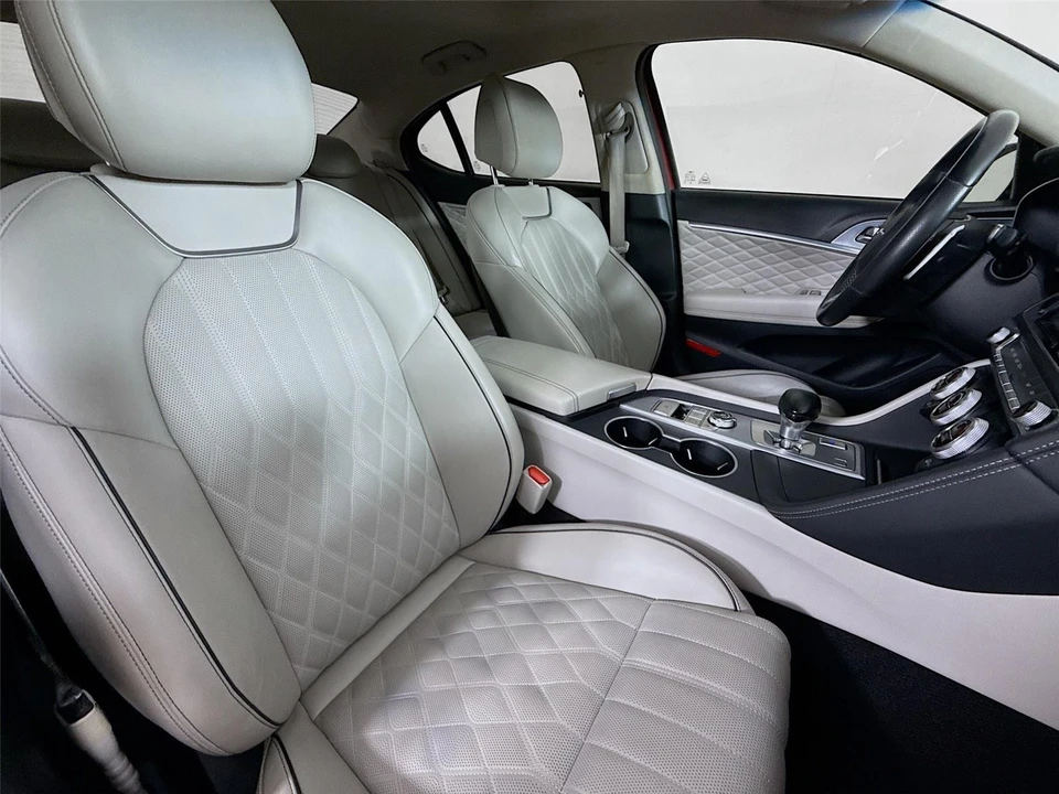 2020 Genesis G70 - Image 15 of 21