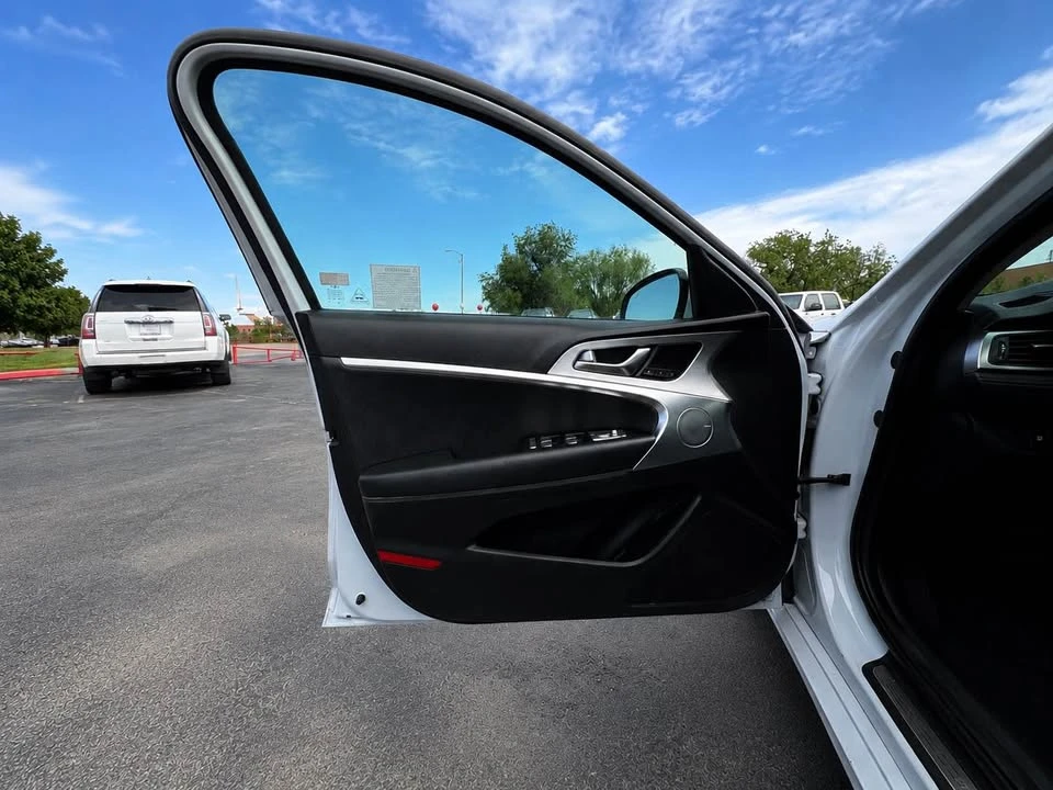 2020 Genesis G70 - Image 9 of 19