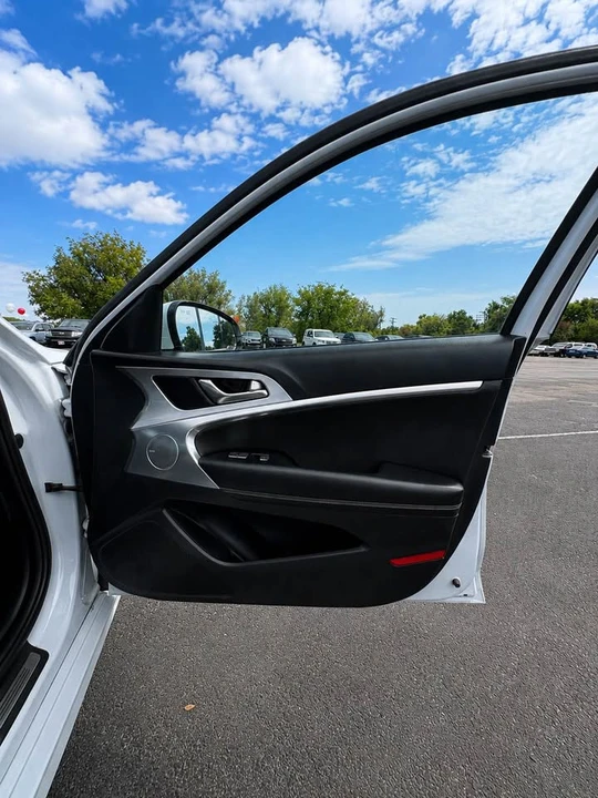 2020 Genesis G70 - Image 14 of 19