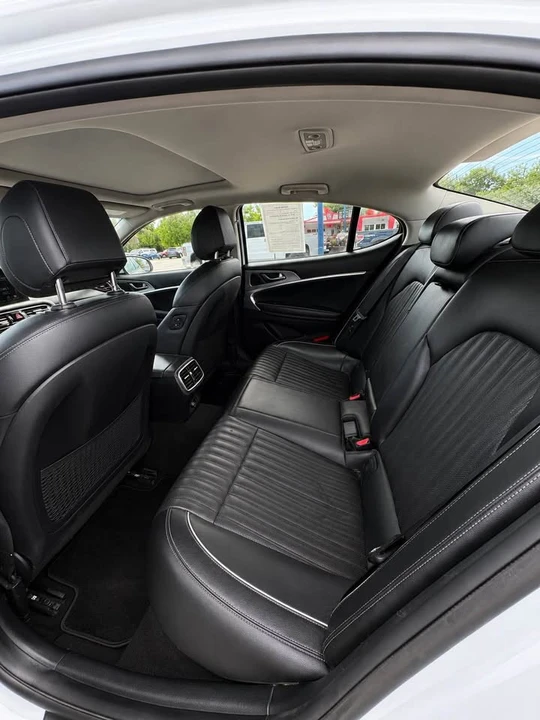 2020 Genesis G70 - Image 17 of 19