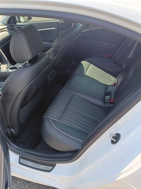 2020 Genesis G70 - Image 6 of 7
