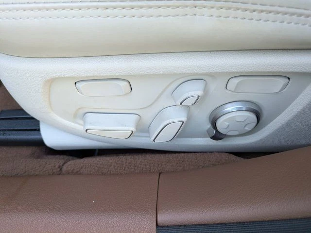 2020 Genesis G90 - Image 18 of 21