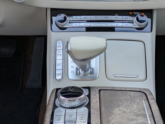 2020 Genesis G90 - Image 14 of 21