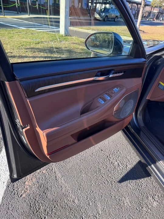 2020 Genesis G90 - Image 11 of 17
