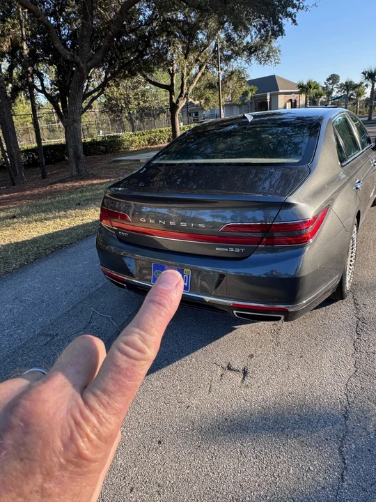 2020 Genesis G90 - Image 5 of 17