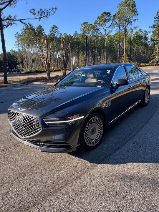 2020 Genesis G90 - Image 16 of 17