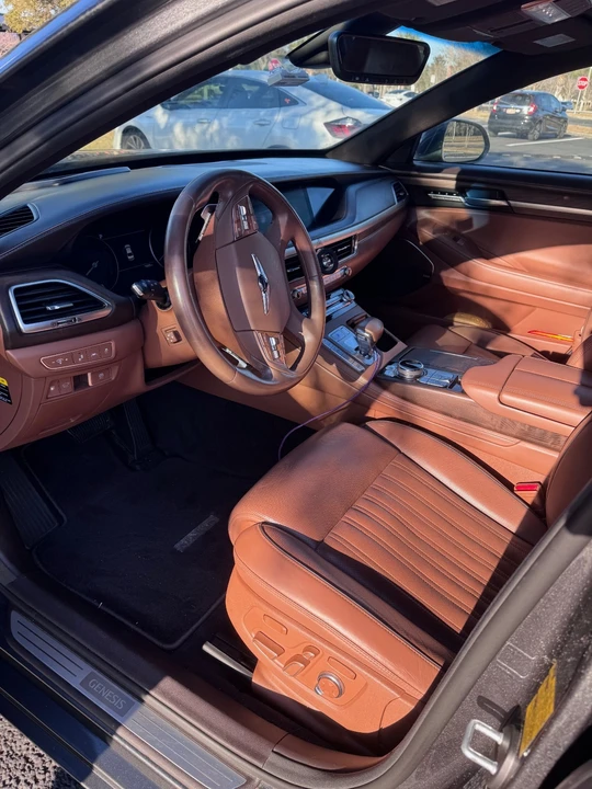 2020 Genesis G90 - Image 13 of 17
