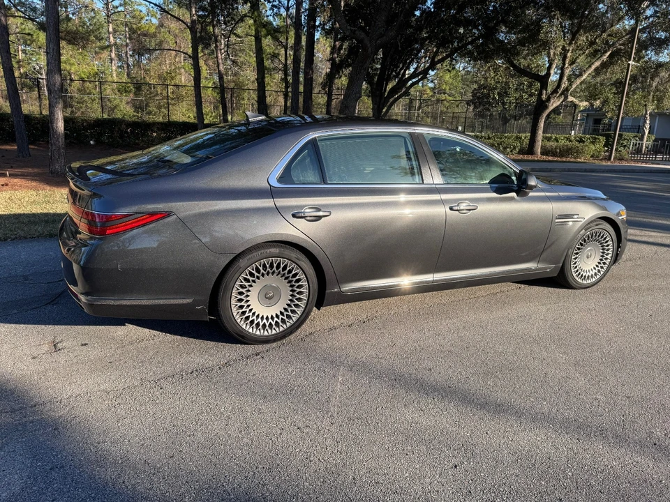 2020 Genesis G90 - Image 8 of 17