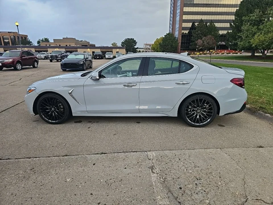 2020 Genesis G70 - Image 7 of 10