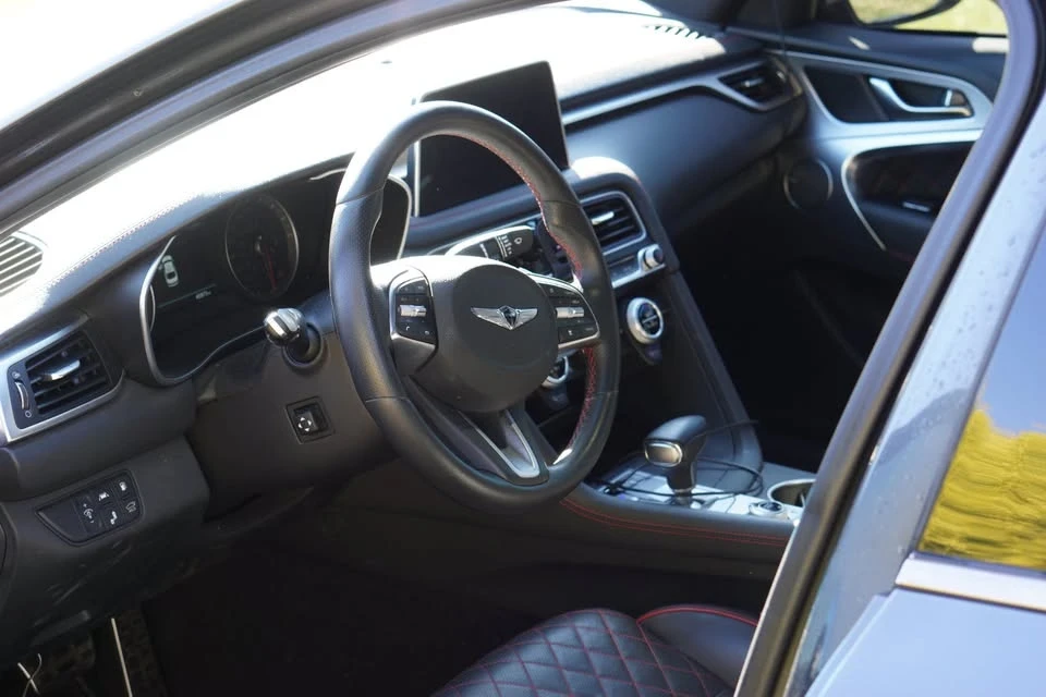2020 Genesis G70 - Image 9 of 13