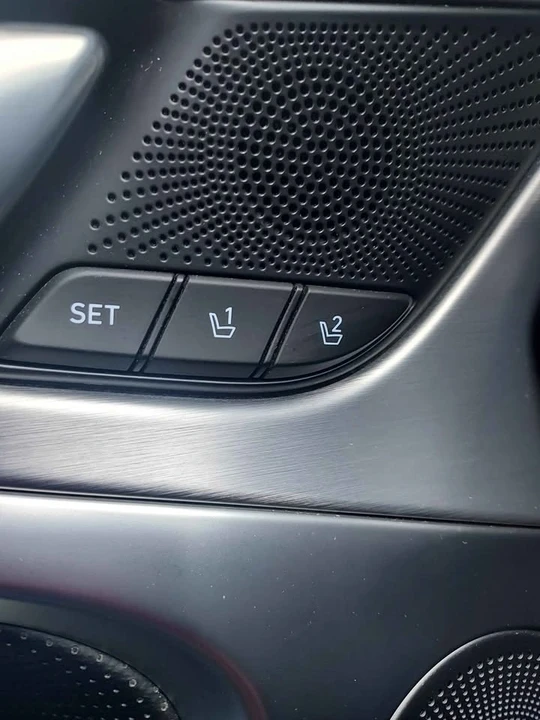 2020 Genesis G70 - Image 13 of 20