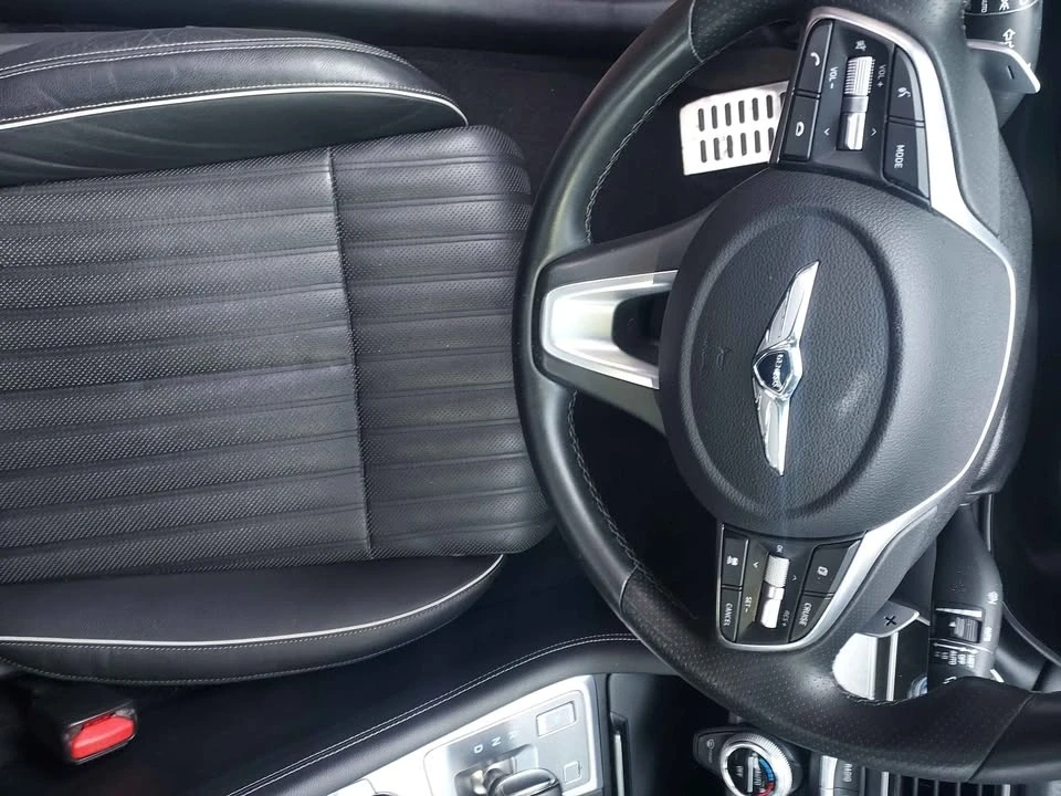 2020 Genesis G70 - Image 14 of 20