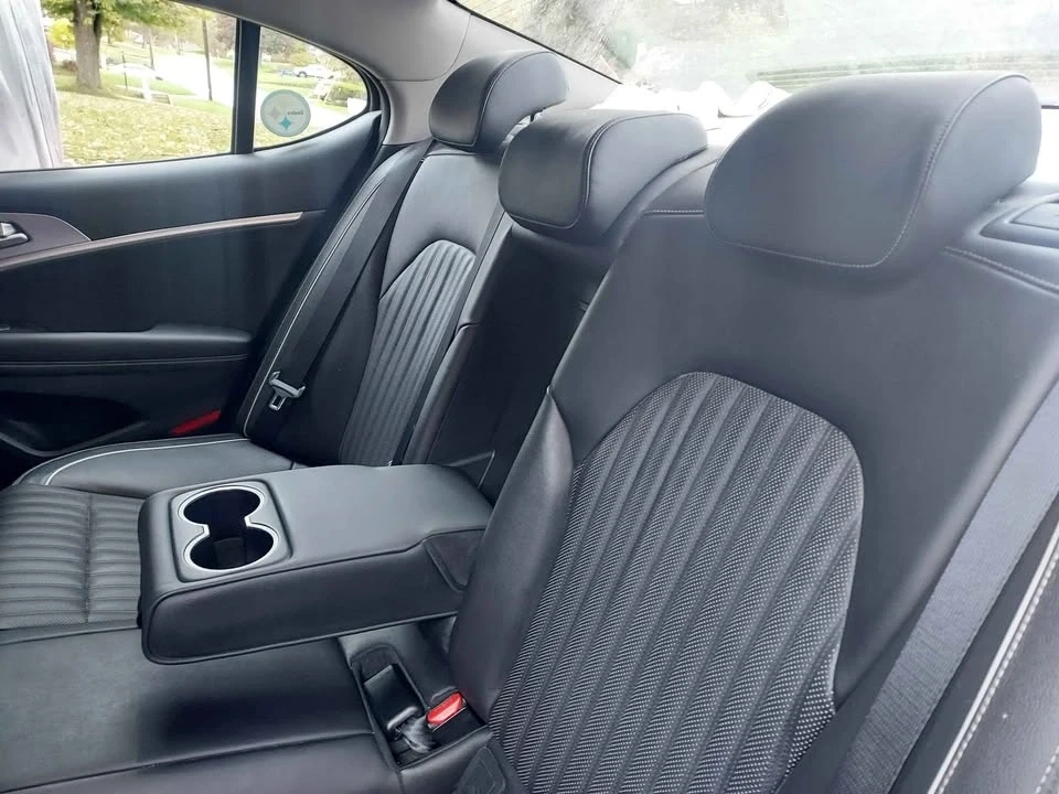 2020 Genesis G70 - Image 17 of 20