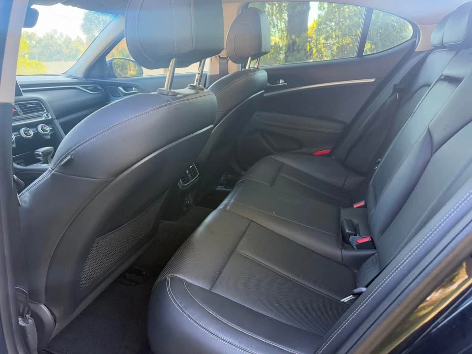 2020 Genesis G70 - Image 7 of 10