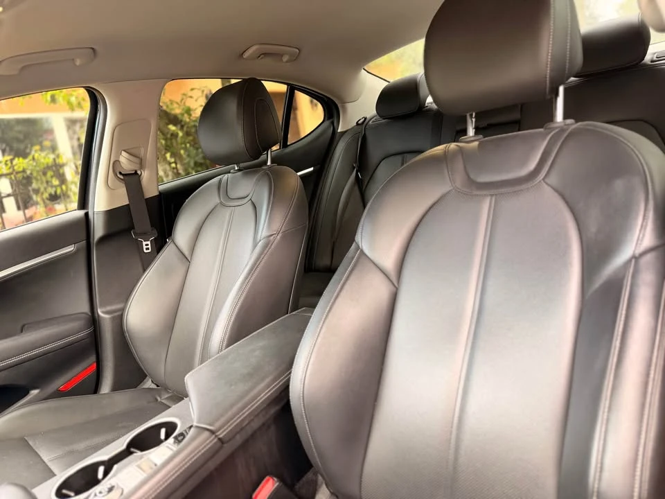 2020 Genesis G70 - Image 7 of 10
