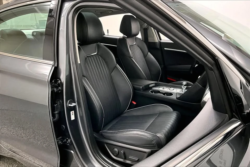 2020 Genesis G70 - Image 6 of 15