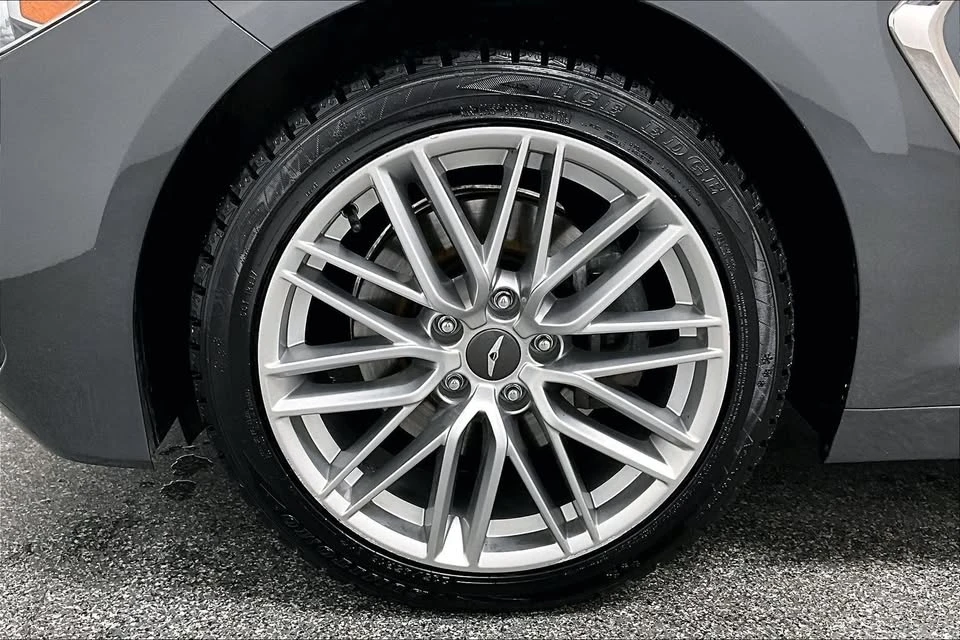 2020 Genesis G70 - Image 5 of 15