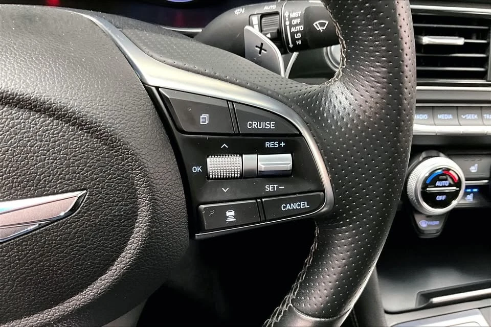 2020 Genesis G70 - Image 12 of 15