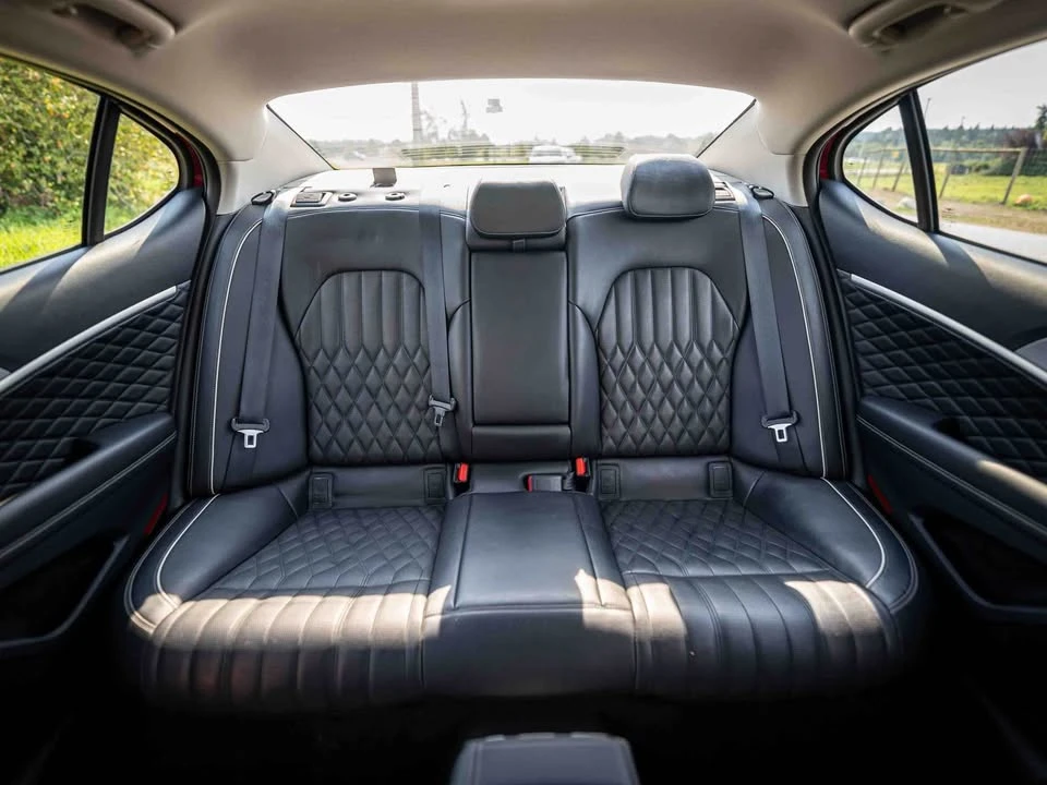 2020 Genesis G70 - Image 7 of 11