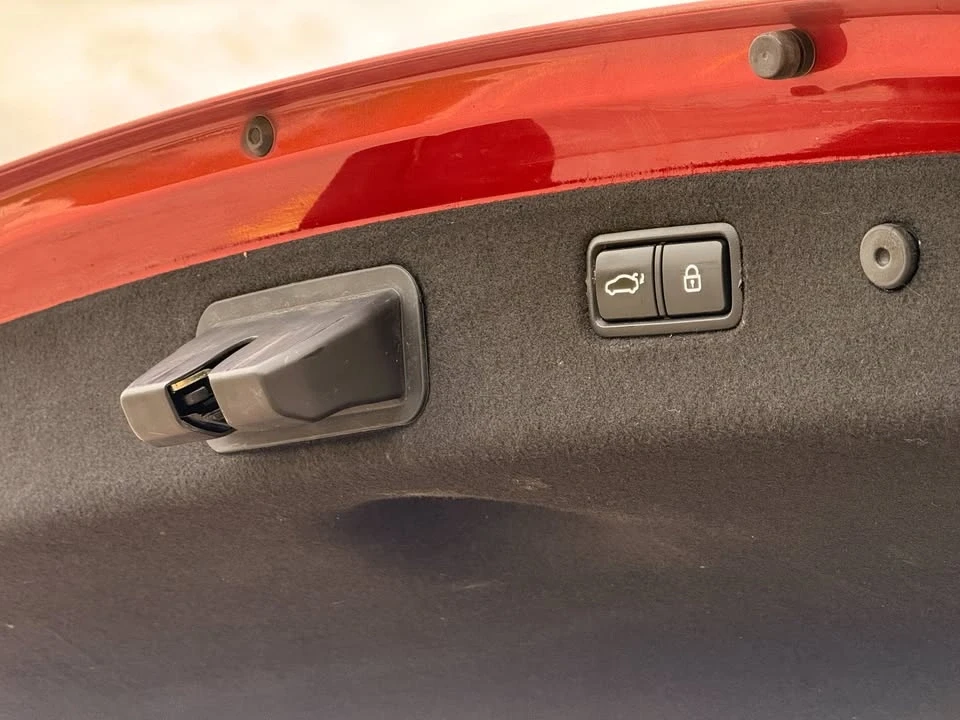 2020 Genesis G70 - Image 16 of 20