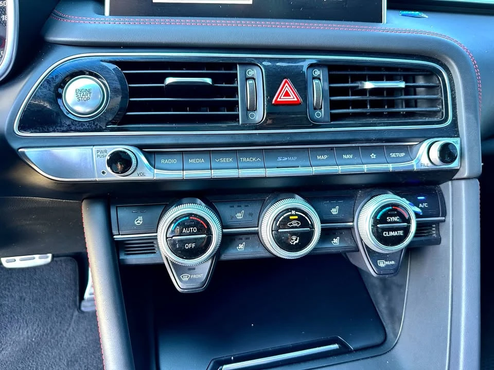 2020 Genesis G70 - Image 16 of 20