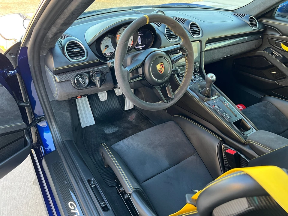 2020 Porsche 718 Cayman GT4 - Image 10 of 23