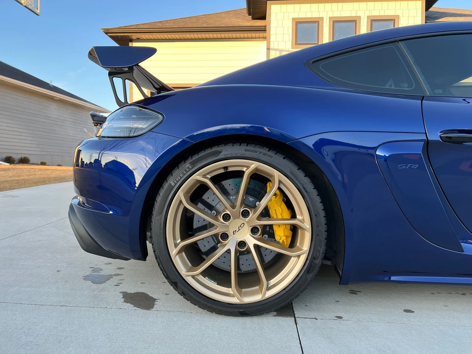 2020 Porsche 718 Cayman GT4 - Image 2 of 23