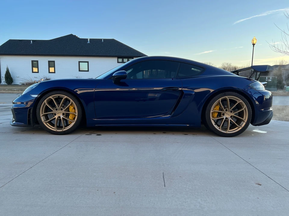 2020 Porsche 718 Cayman GT4 - Image 13 of 23