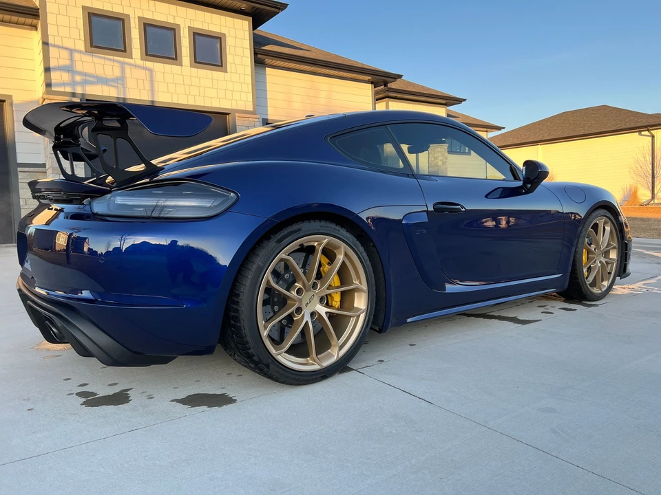 2020 Porsche 718 Cayman GT4 - Image 16 of 23
