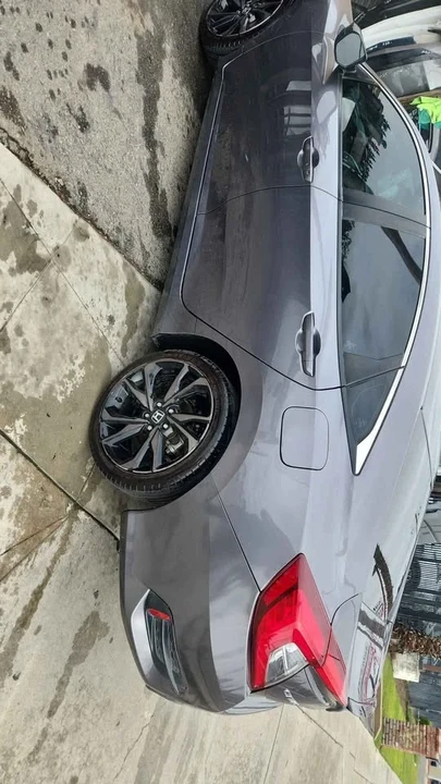 2020 Honda Civic 10th Gen - Image 2 of 3