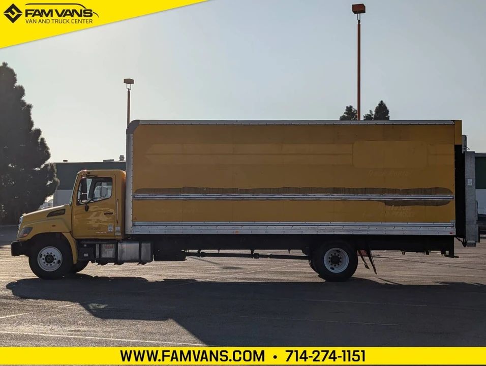 2020 Hino 268 - Image 5 of 12