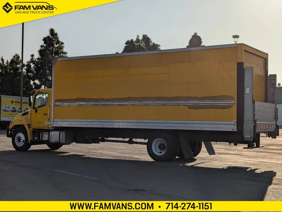 2020 Hino 268 - Image 6 of 12