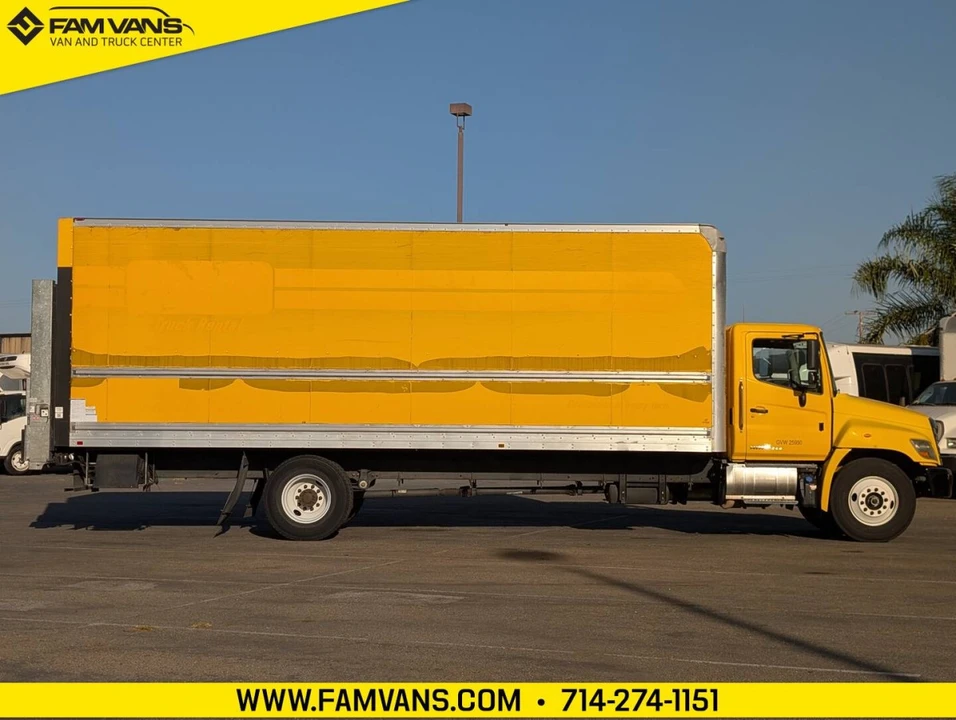 2020 Hino 268 - Image 9 of 12